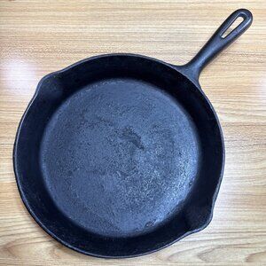 Vintage 11" GSW Cast‎ Iron Fry Pan Skillet No.9 Double Spout Canada Made